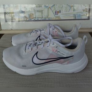 Nike "DownShifter 12 PRM" Pastel/White Mesh Running/Casual Shoes. Size 10.